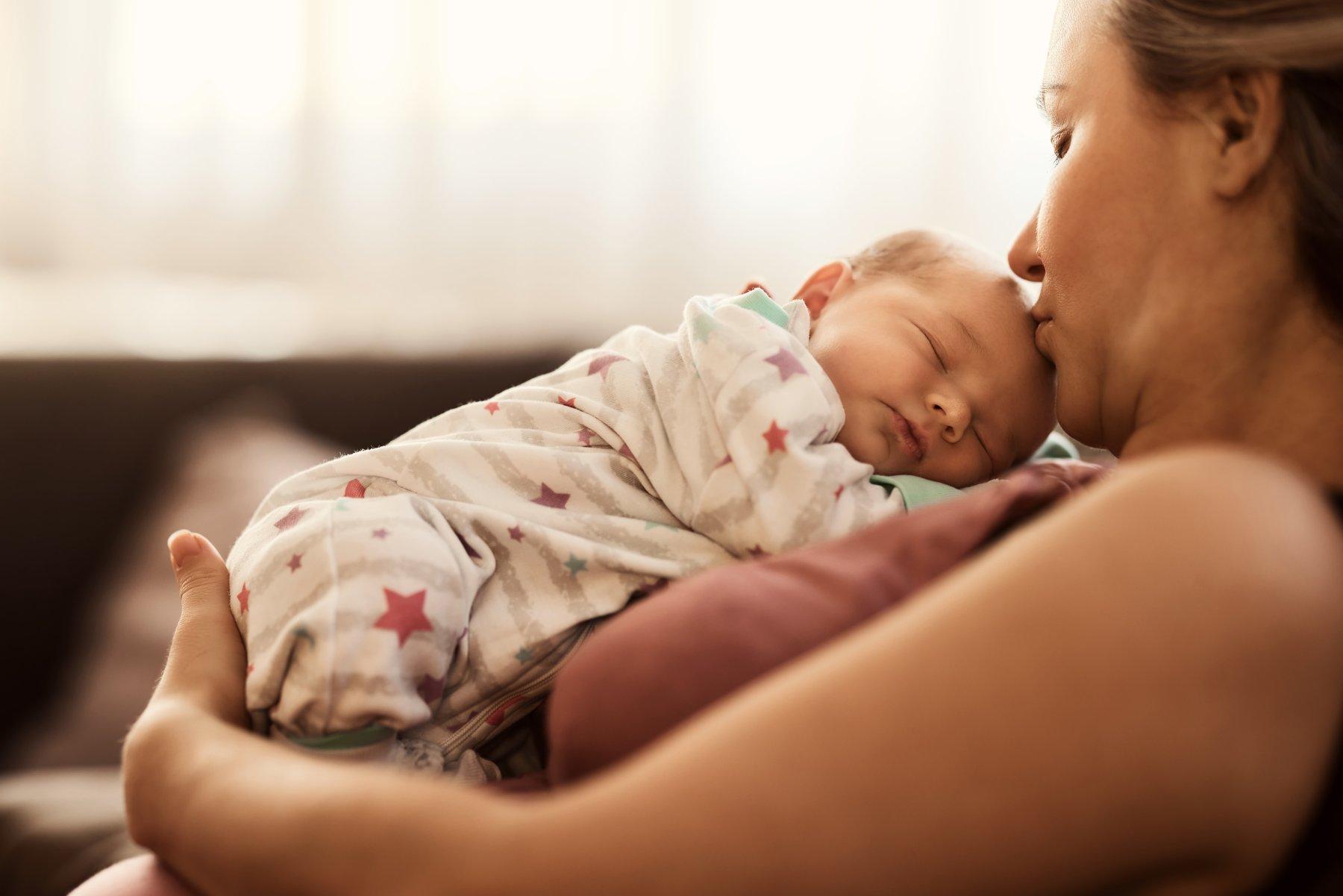 bonding-with-baby_mom-baby